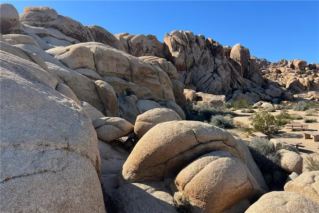 $389,000 | 7129 Ivanpah Avenue, Twentynine Palms, CA 92277