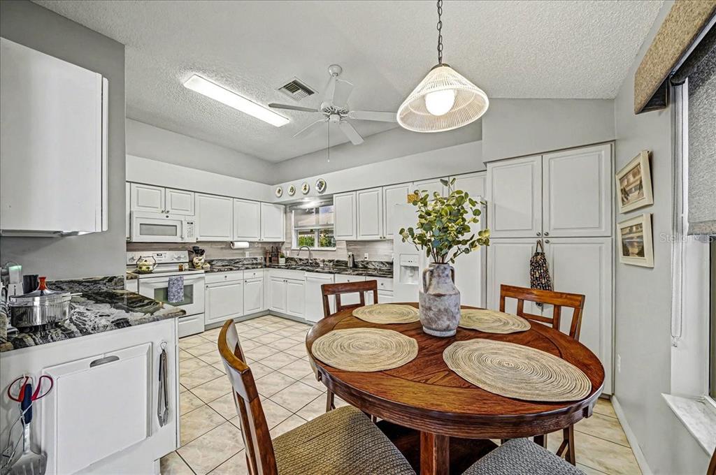 922 Soledad Way The Villages, FL 32159 - Photo 15 of 82