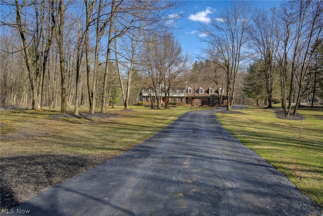 831 Sun Ridge Lane Chagrin Falls, OH 44022 - Photo 2 of 32 Gallery Image 2