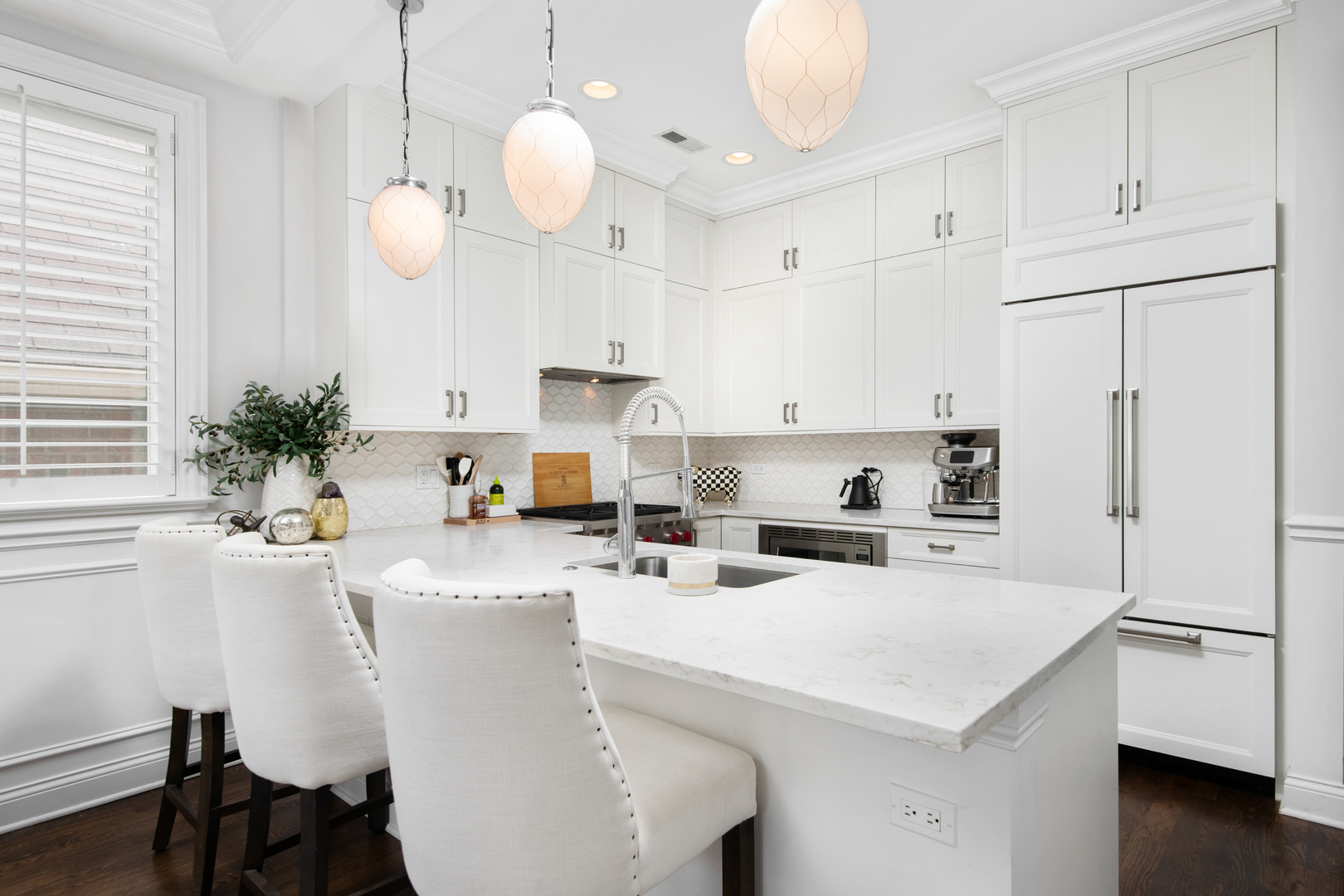 2040 North Racine Avenue, Unit 2 Chicago, IL 60614 - Photo 2 of 12 Gallery Image 2