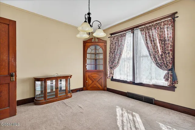 $250,000 | 1060 Keyes Avenue, Schenectady, NY 12309