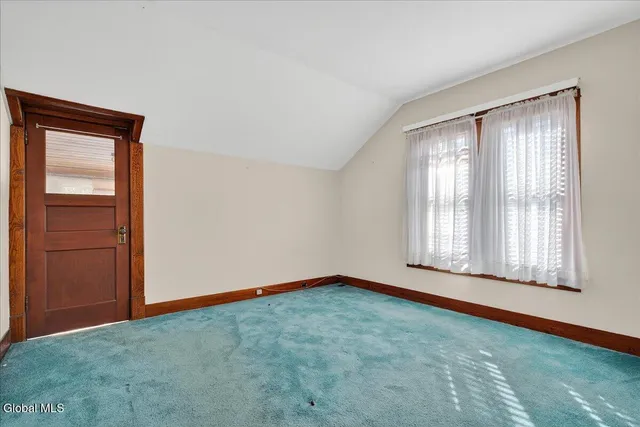 $250,000 | 1060 Keyes Avenue, Schenectady, NY 12309