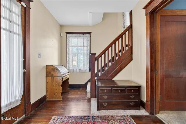 $250,000 | 1060 Keyes Avenue, Schenectady, NY 12309