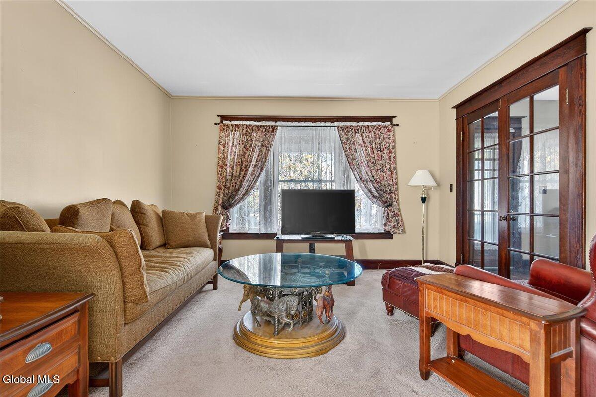 1060 Keyes Avenue Schenectady, NY 12309 - Photo 6 of 31 25-1060 KEYES-11