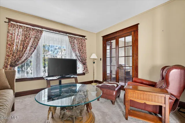 $250,000 | 1060 Keyes Avenue, Schenectady, NY 12309