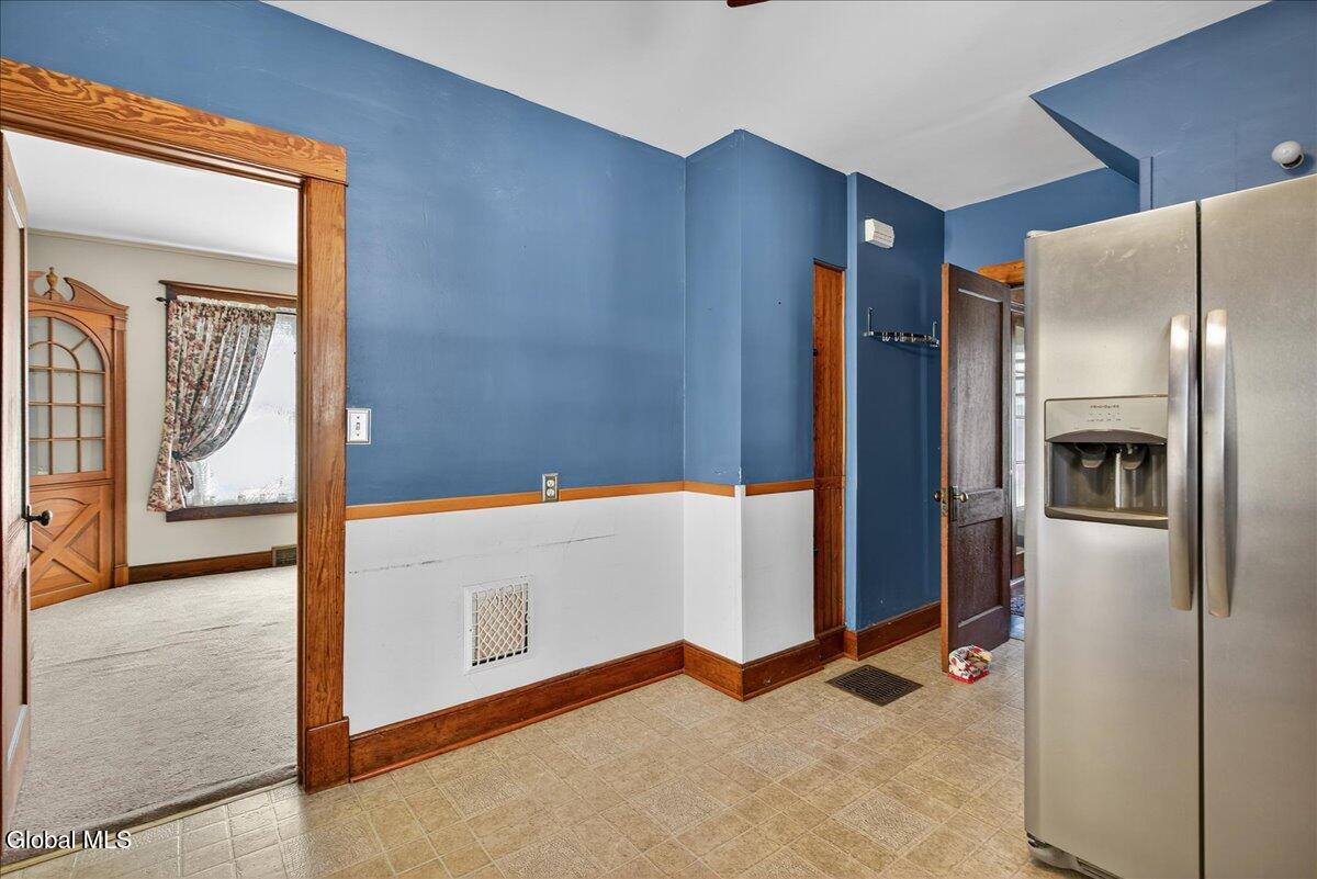 1060 Keyes Avenue Schenectady, NY 12309 - Photo 10 of 31 19-1060 KEYES-17