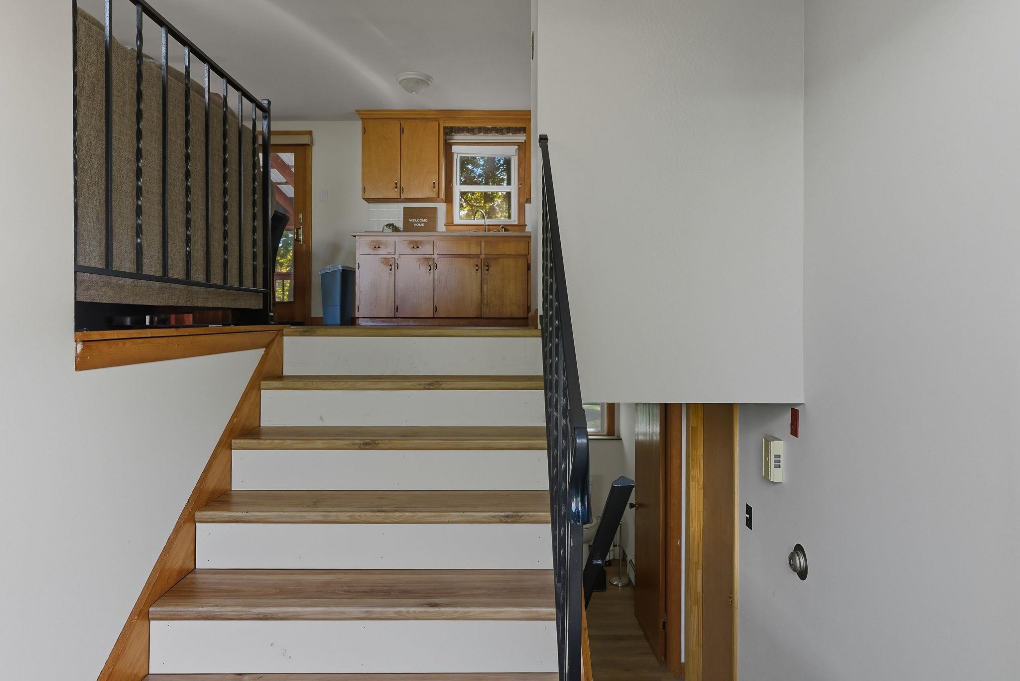 4 Vernon Avenue Rochester, NH 03867 - Photo 2 of 18