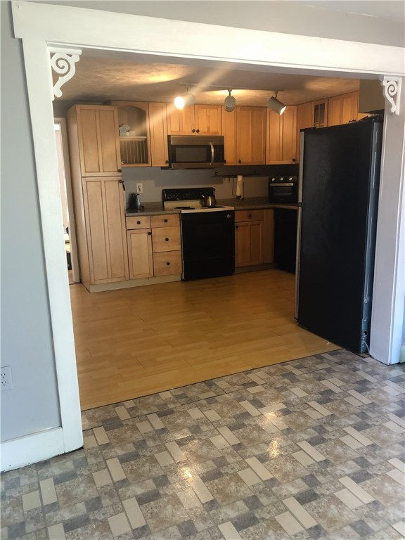 32 Primrose Road Bristol, RI 02809 - Photo 8 of 25