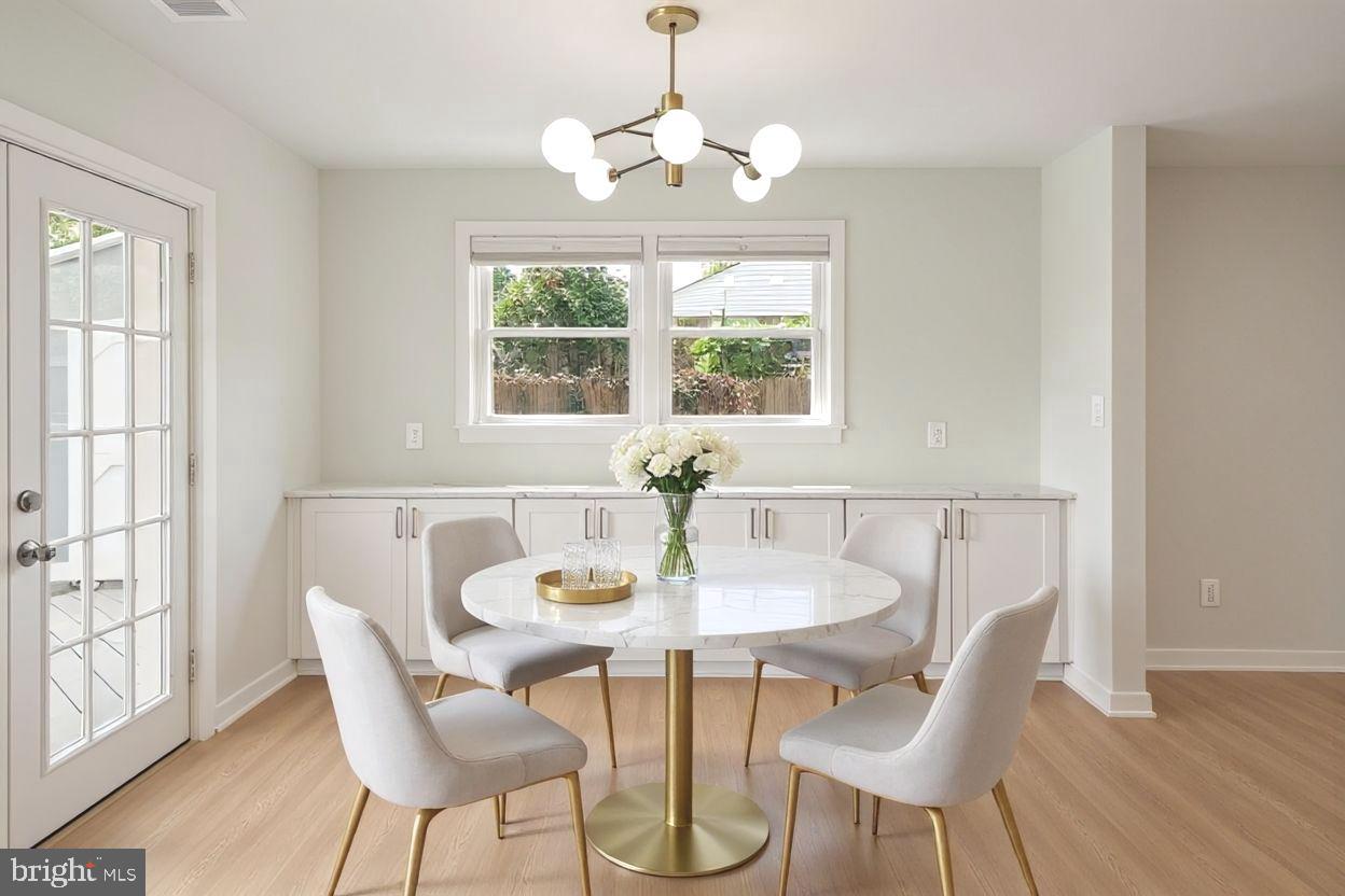 5803 Hanover Avenue Springfield, VA 22150 - Photo 13 of 59 Virtually staged dining area