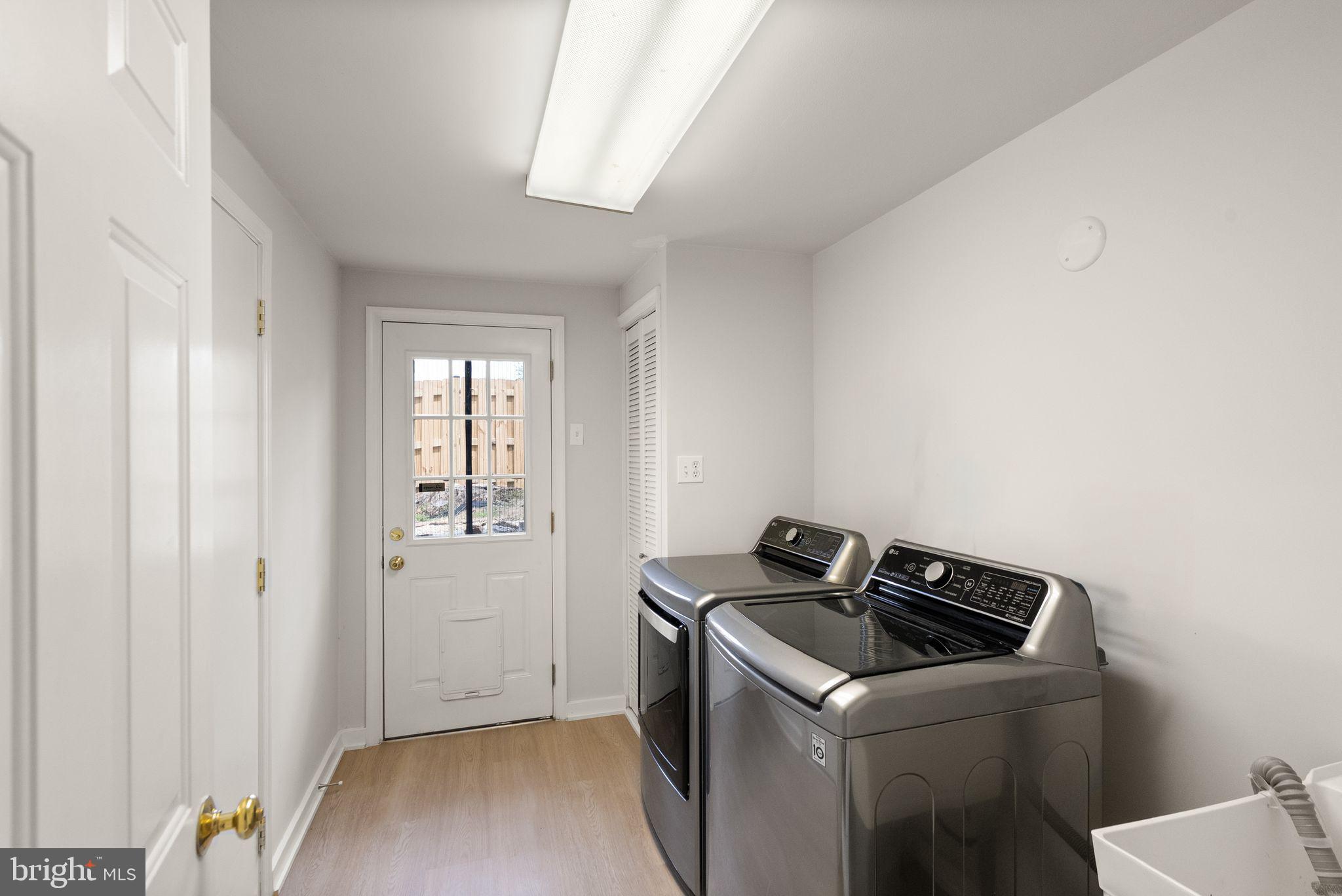 5803 Hanover Avenue Springfield, VA 22150 - Photo 44 of 59 Laundry room