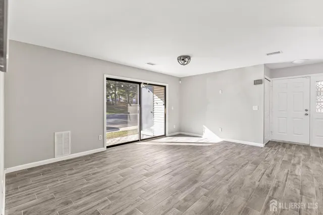 $2,595 | 2301 Bayhead Drive, Parlin, NJ 08859