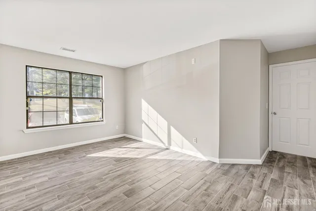 $2,595 | 2301 Bayhead Drive, Parlin, NJ 08859