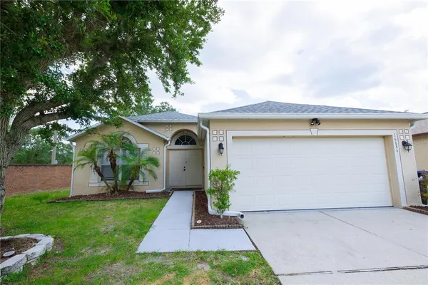$2,400 | 16686 Corner Cove Way, Orlando, FL 32820
