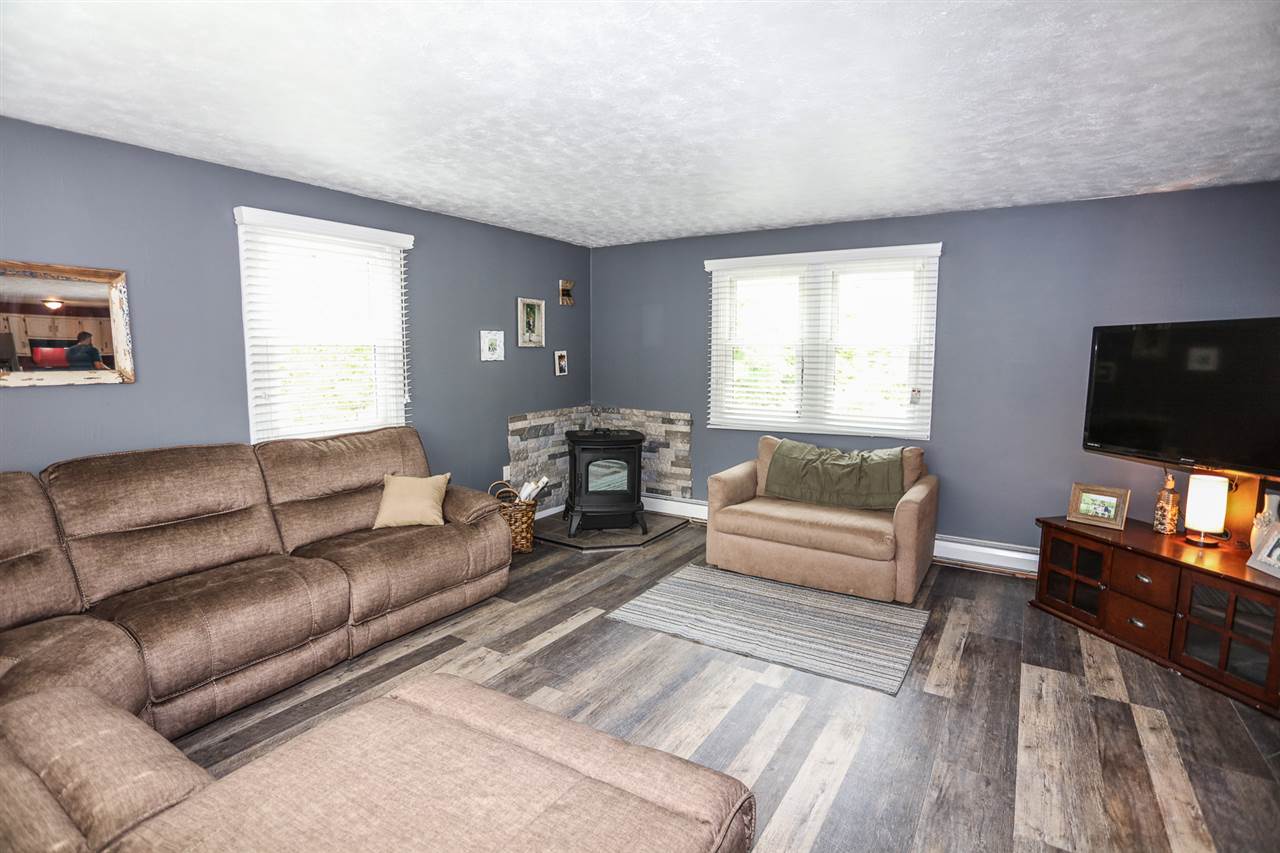 33 Carriage Hill Road Epsom, NH 03234 - Photo 8 of 29 Gallery Image 8