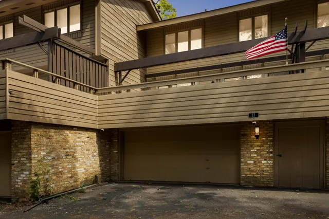 $275,000 | 37 Birnamwood Drive, Burnsville, MN 55337