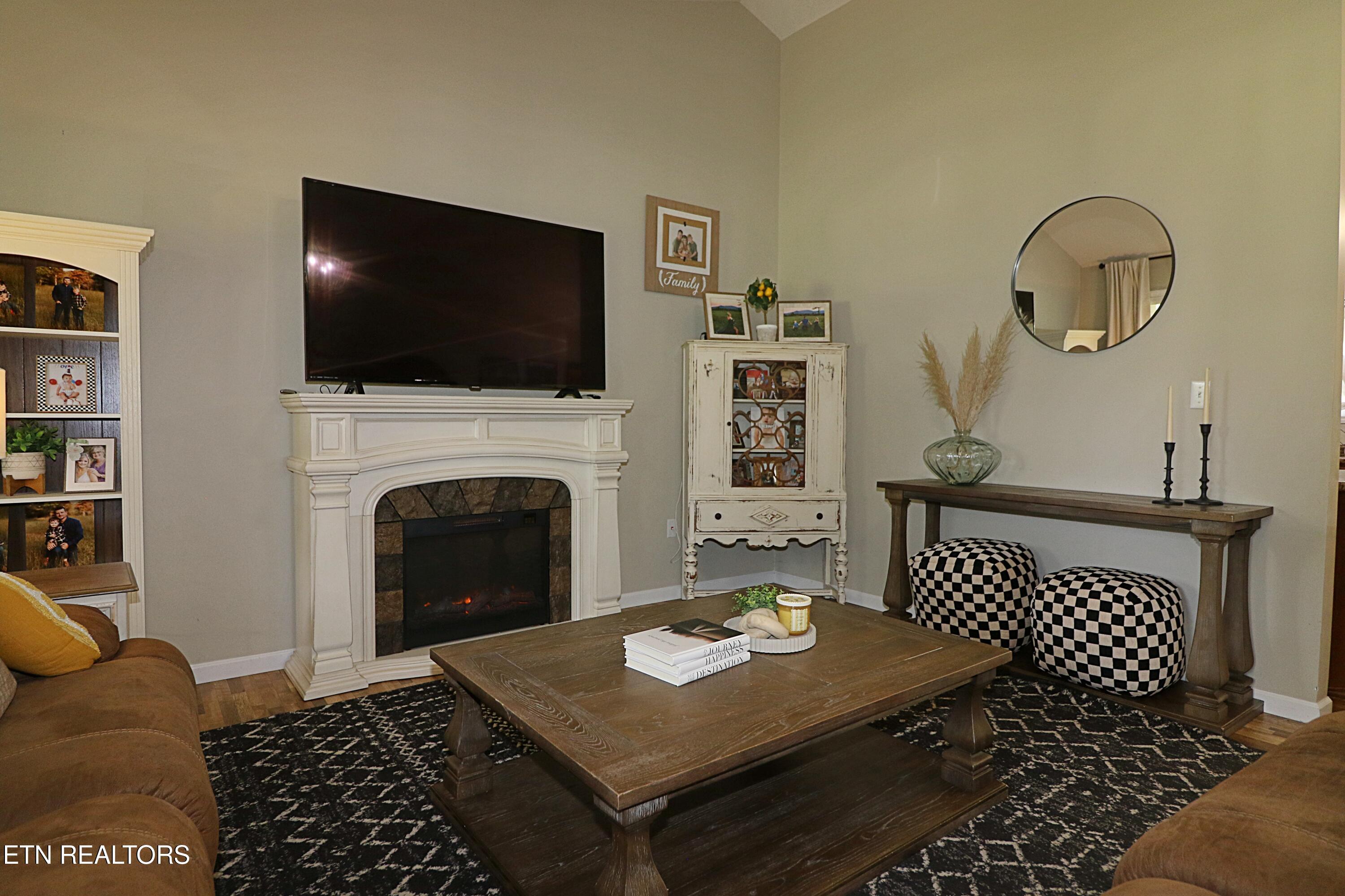 175 Logan Lane Oneida, TN 37841 - Photo 9 of 56 094A4253
