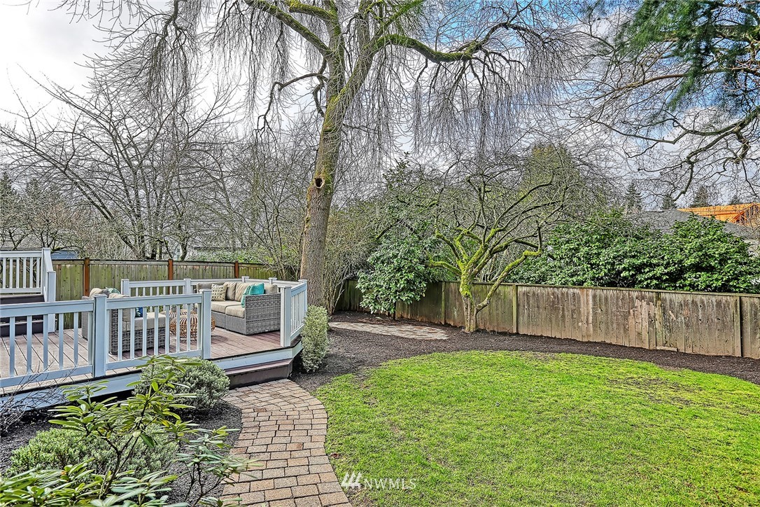 6523 40th Avenue Northeast Seattle, WA 98115 - Photo 25 of 26 a view of yard with green space