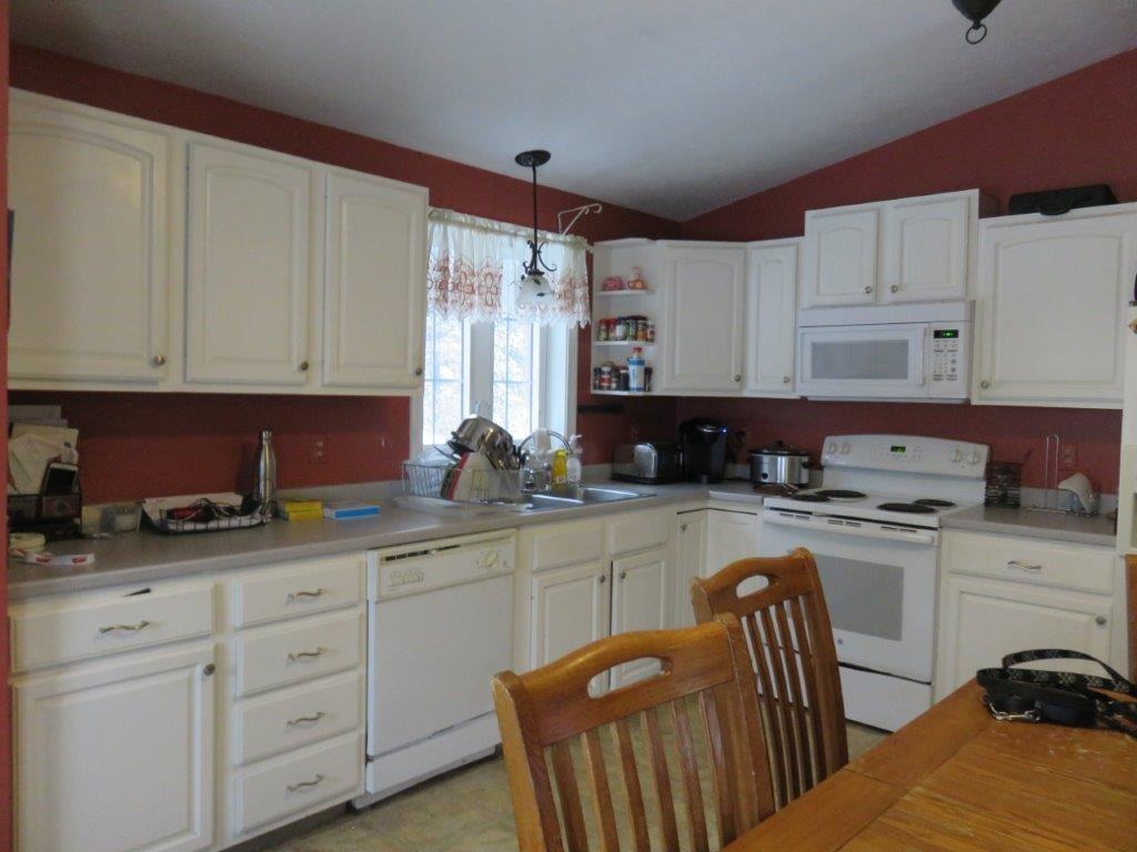 9 Nathan Court Springvale, ME 04083 - Photo 3 of 12 Photo