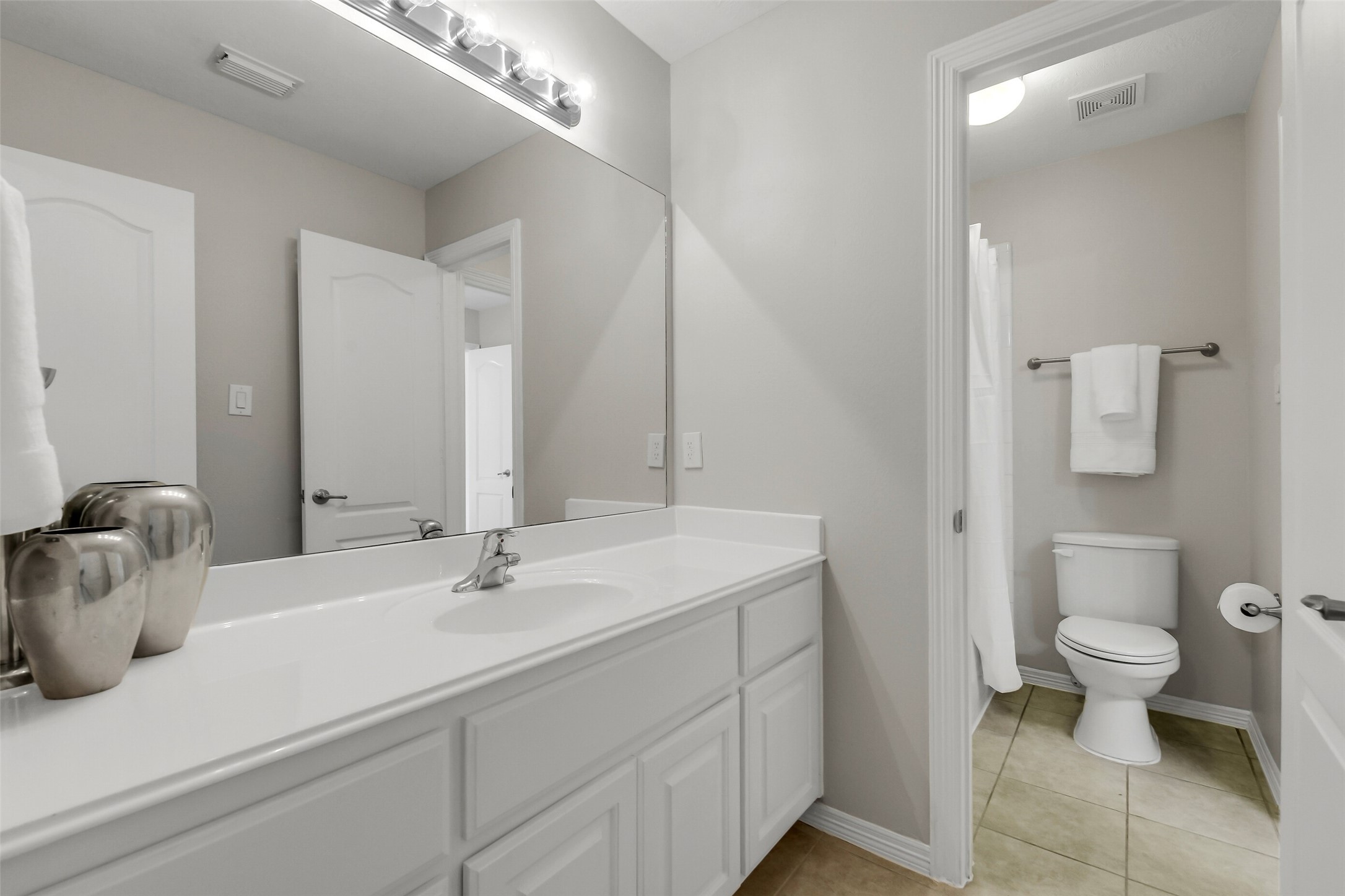 14906 Windsor Manor Houston, TX 77069 - Photo 24 of 34 Guest bath ~