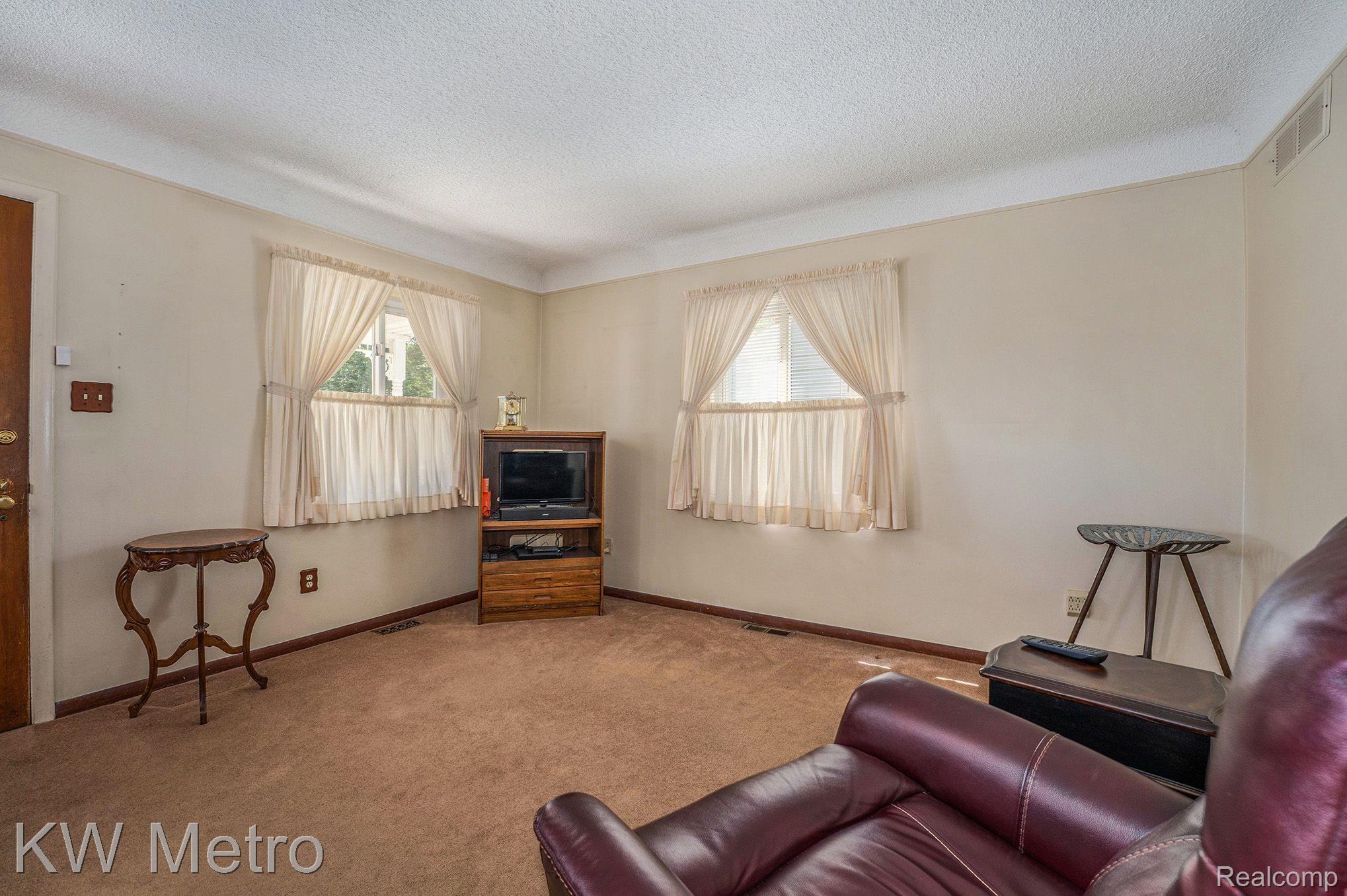 3055 Inman Street Ferndale, MI 48220 - Photo 6 of 17 Gallery Image 6