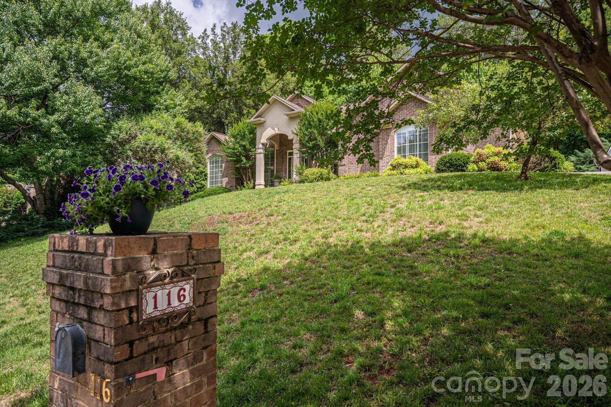 116 28th Avenue Northwest Hickory, NC 28601 - Photo 2 of 48