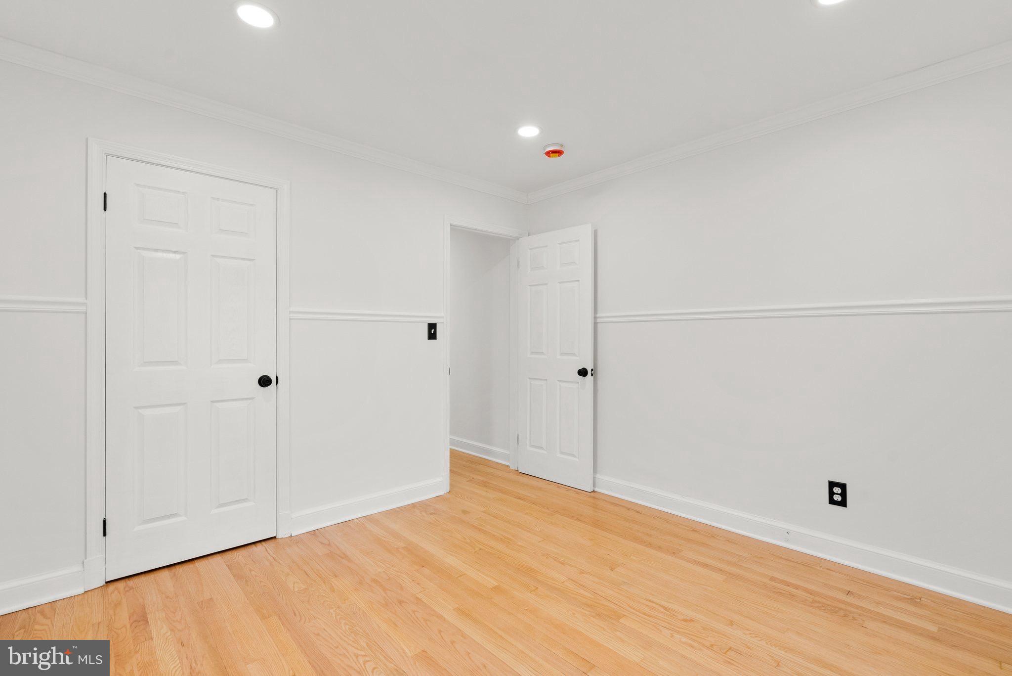 23401 Woodfield Road Gaithersburg, MD 20882 - Photo 16 of 41 Gallery Image 16