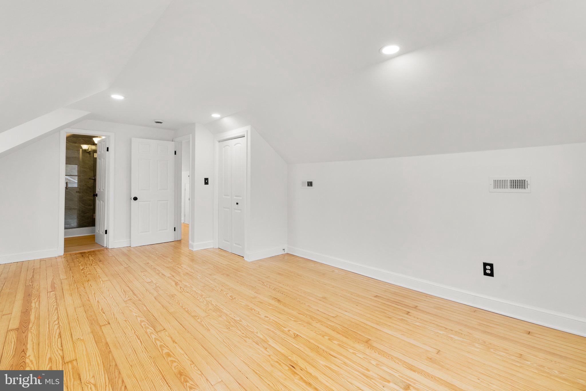 23401 Woodfield Road Gaithersburg, MD 20882 - Photo 22 of 41 Gallery Image 22