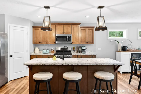 $464,900 | 17285 Richton Drive, Nunica, MI 49448