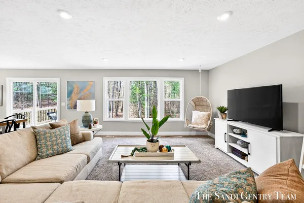 $464,900 | 17285 Richton Drive, Nunica, MI 49448