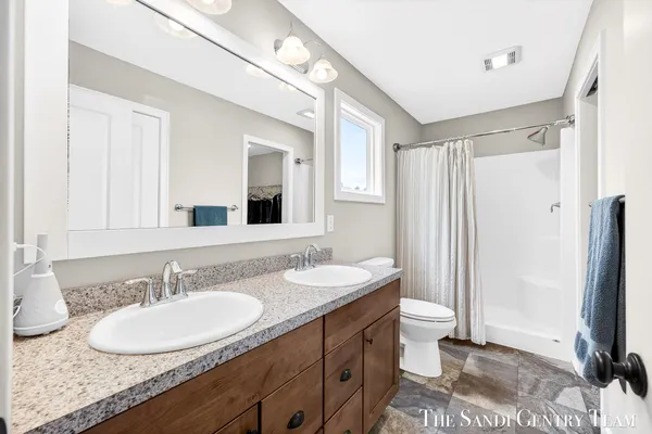 $464,900 | 17285 Richton Drive, Nunica, MI 49448