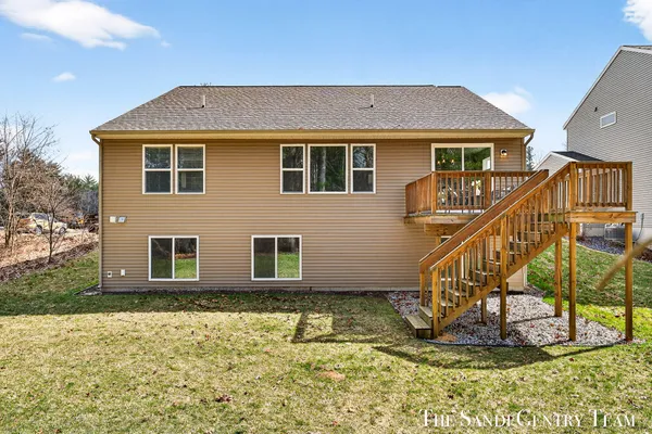 $459,900 | 17285 Richton Drive, Nunica, MI 49448