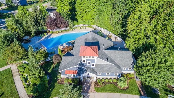 $464,900 | 17285 Richton Drive, Nunica, MI 49448