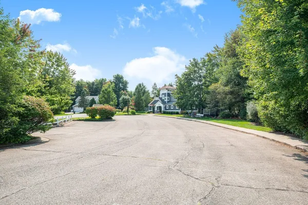 $464,900 | 17285 Richton Drive, Nunica, MI 49448