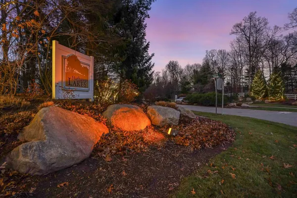 $459,900 | 17285 Richton Drive, Nunica, MI 49448