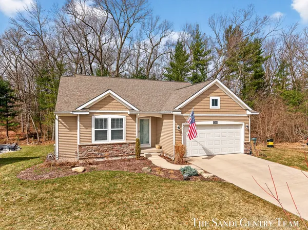 $459,900 | 17285 Richton Drive, Nunica, MI 49448