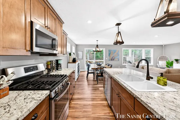 $464,900 | 17285 Richton Drive, Nunica, MI 49448