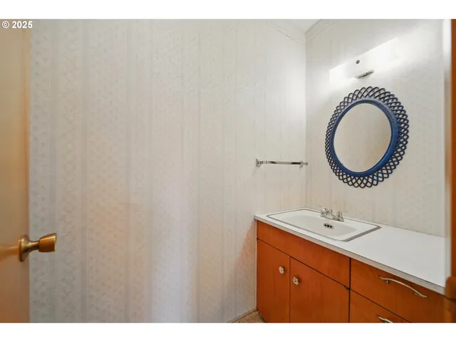 a view of an outdoor space