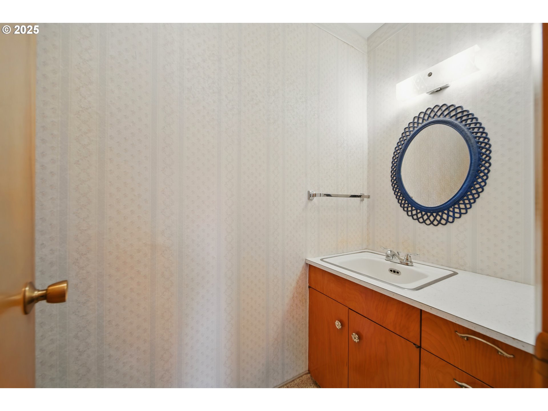 52357 Pleasant View Road Milton Freewater, OR 97862 - Photo 19 of 40 a bathroom with a sink and a mirror