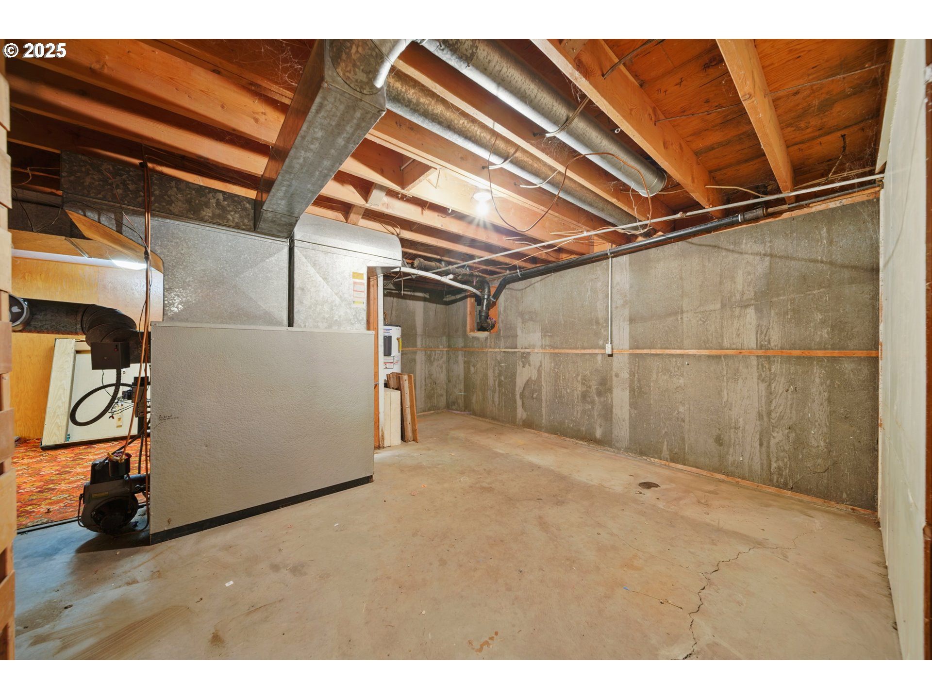 52357 Pleasant View Road Milton Freewater, OR 97862 - Photo 23 of 40 a view of an empty room
