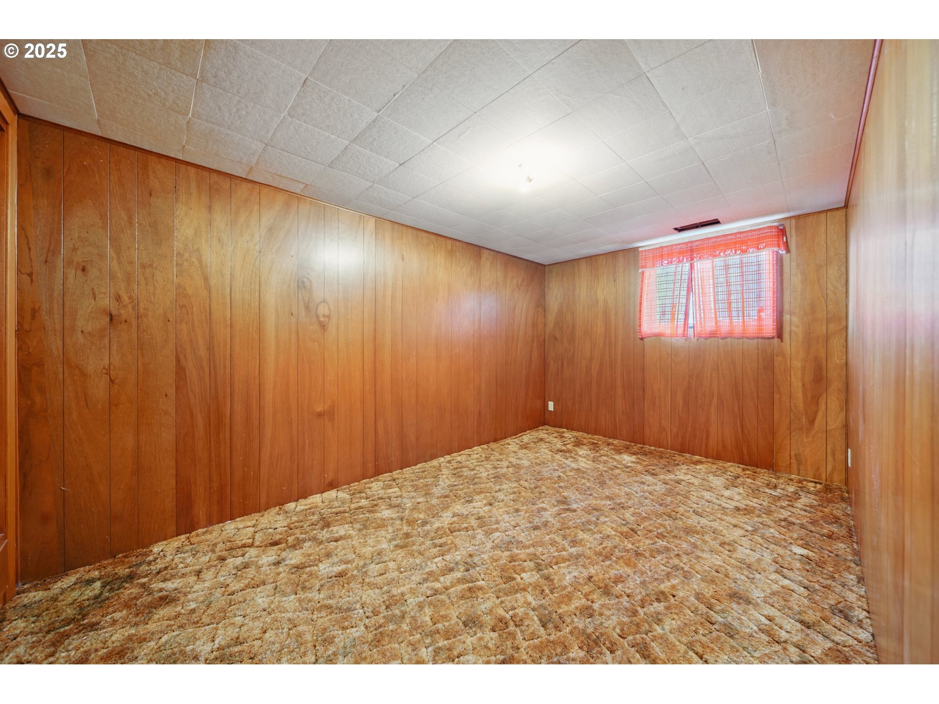 52357 Pleasant View Road Milton Freewater, OR 97862 - Photo 24 of 40 a view of an empty room