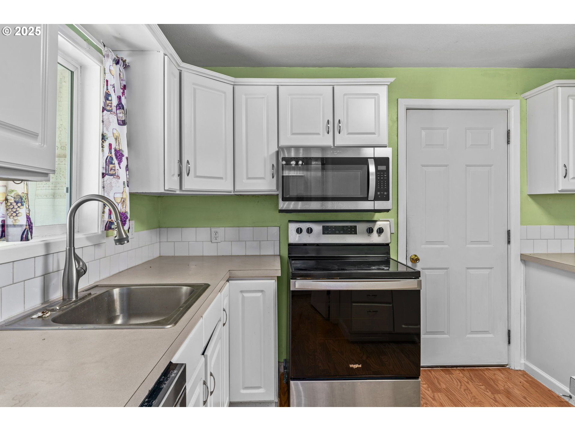 2386 Clear Vue Lane Springfield, OR 97477 - Photo 12 of 35 Gallery Image 12