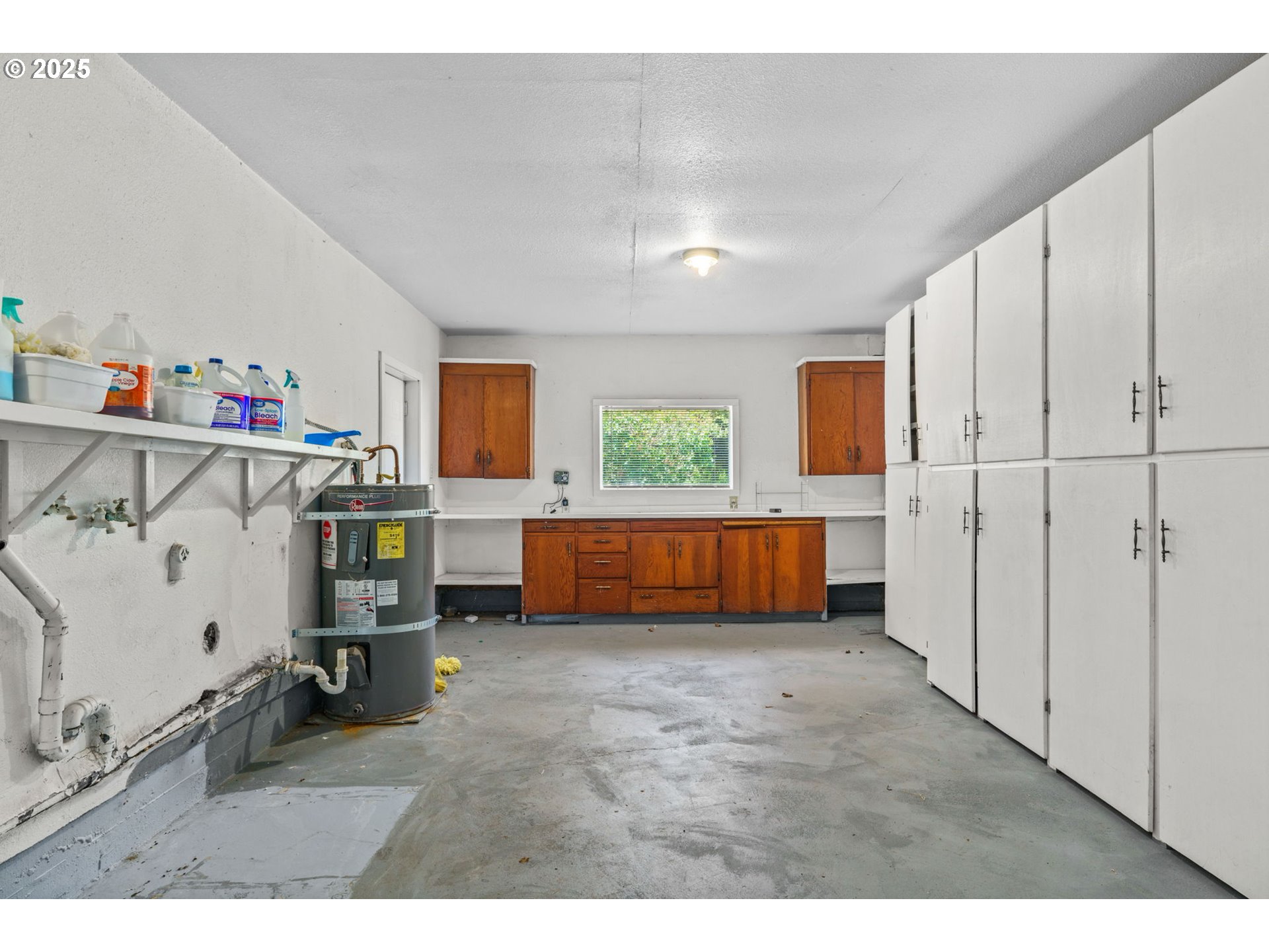2386 Clear Vue Lane Springfield, OR 97477 - Photo 20 of 35 Gallery Image 20