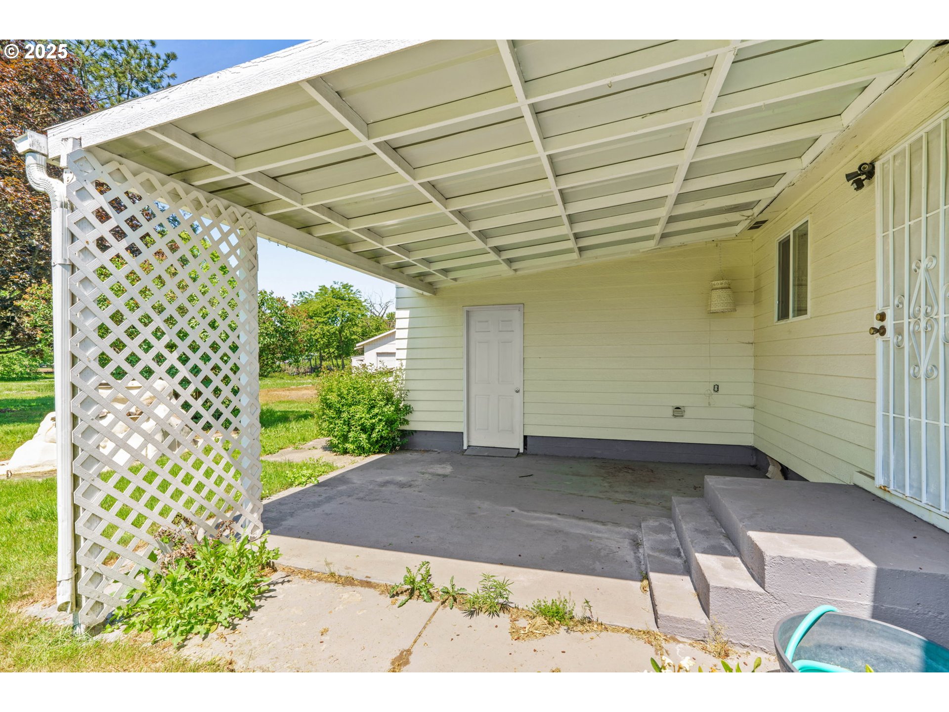 2386 Clear Vue Lane Springfield, OR 97477 - Photo 23 of 35 Gallery Image 23