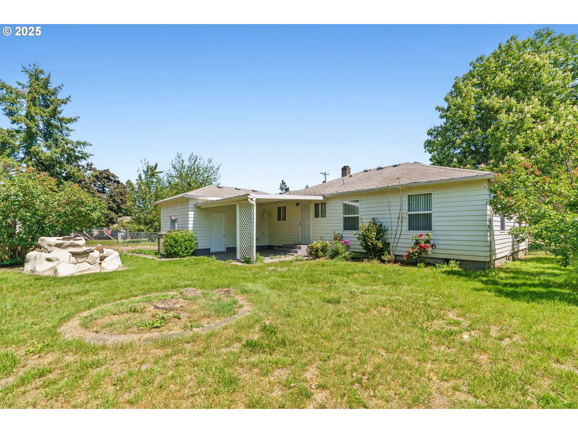 2386 Clear Vue Lane Springfield, OR 97477 - Photo 24 of 35 Gallery Image 24
