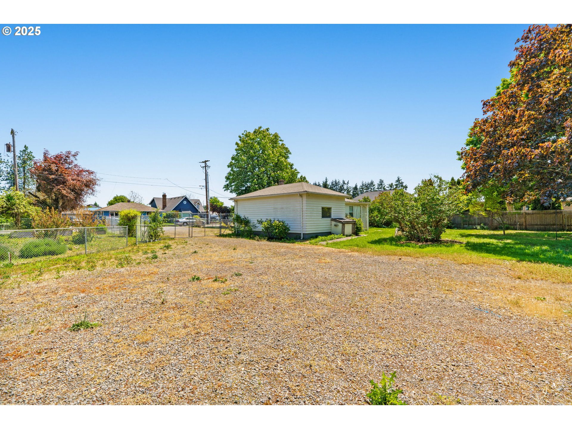 2386 Clear Vue Lane Springfield, OR 97477 - Photo 27 of 35 Gallery Image 27