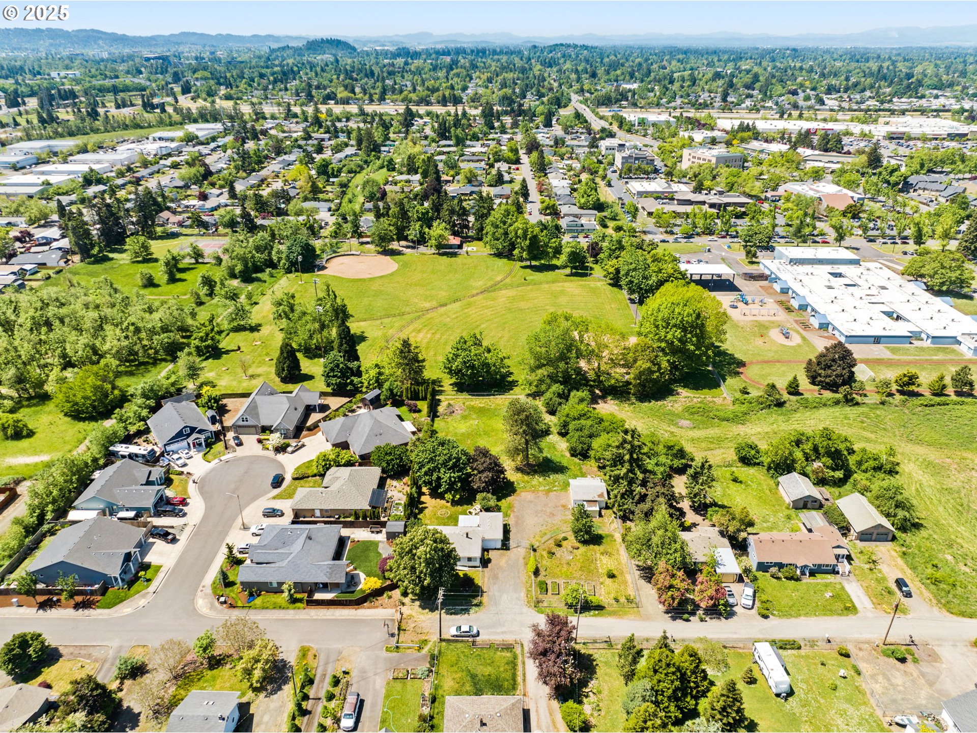 2386 Clear Vue Lane Springfield, OR 97477 - Photo 32 of 35 Gallery Image 32