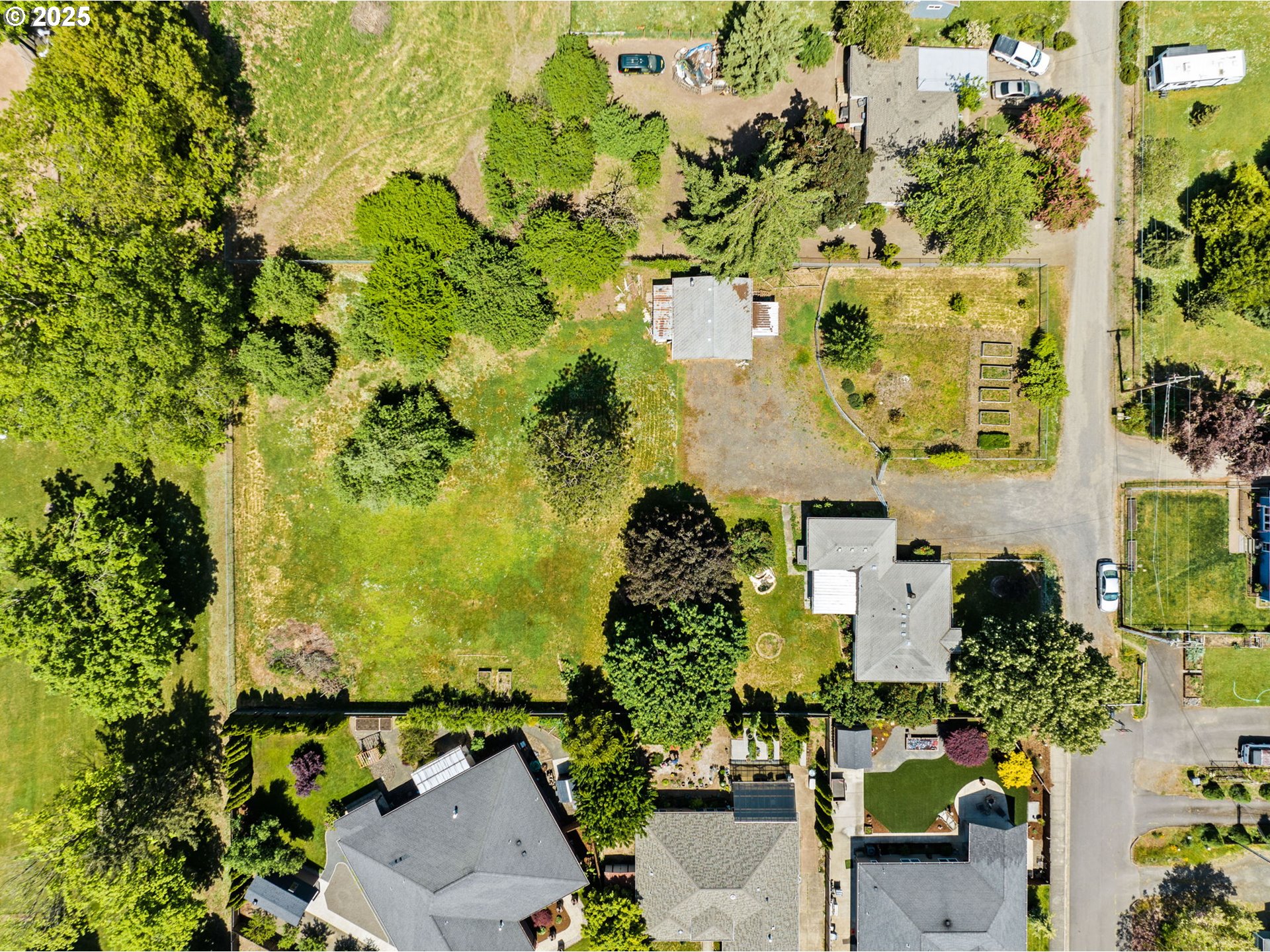 2386 Clear Vue Lane Springfield, OR 97477 - Photo 35 of 35 Gallery Image 35