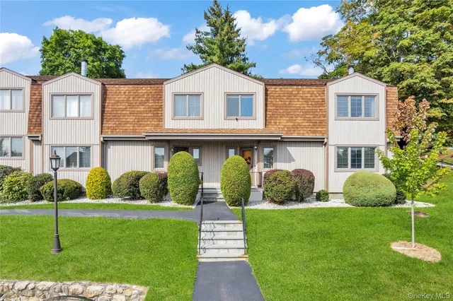 $427,000 | 1 High Meadow Trail, Peekskill, NY 10566