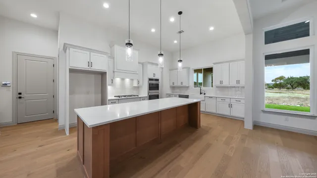 $894,000 | 108 Tranquility, Spicewood, TX 78669