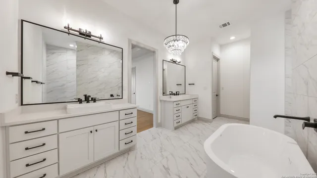 $894,000 | 108 Tranquility, Spicewood, TX 78669